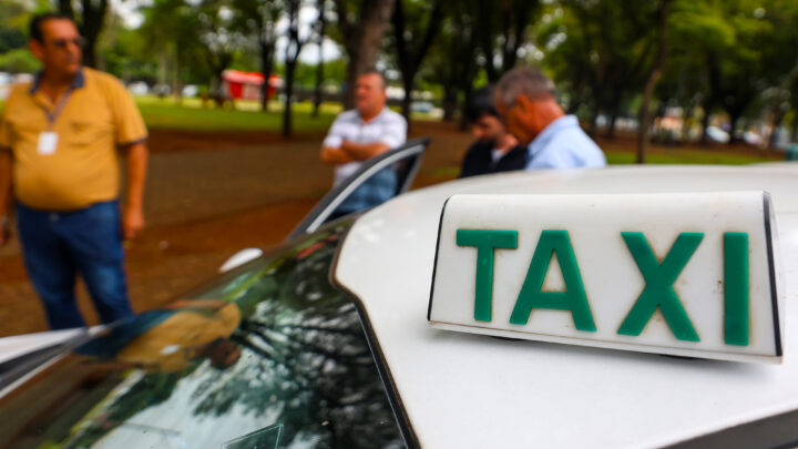 Recadastramento de taxistas terá início na segunda-feira (2) em Santa Bárbara