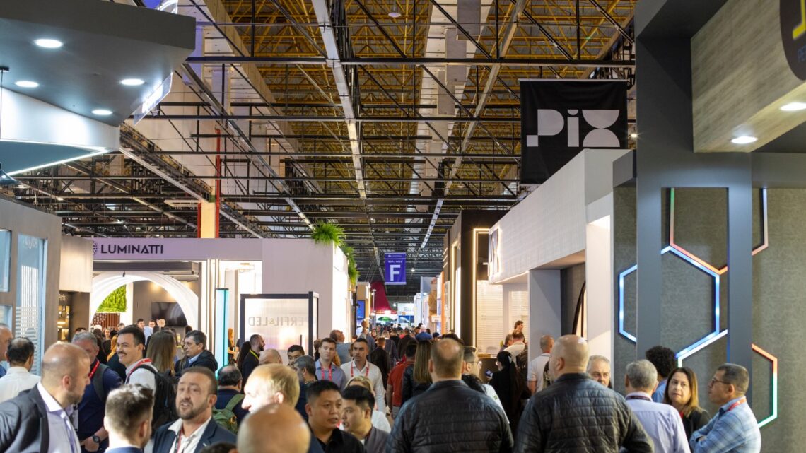 Eventos da RX no Brasil geram mais de 2 milhões de leads no ciclo 2024-2025