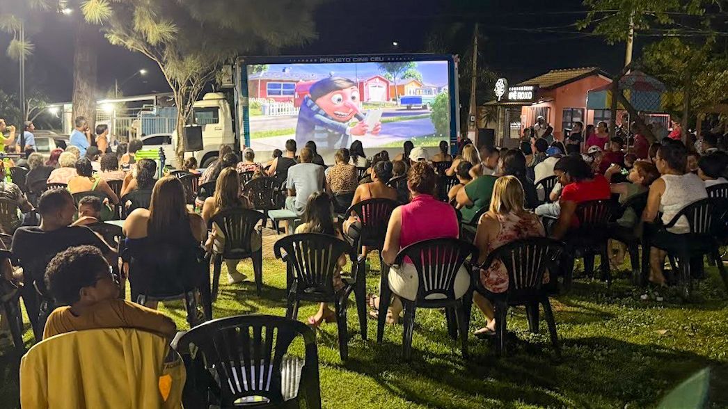 Cine Céu reúne 300 pessoas em Nova Odessa e abre caminho para a retomada do projeto Cinema nos Bairros