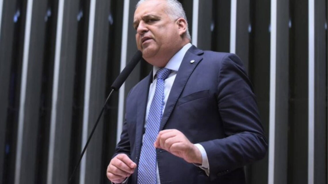 Projeto que aumenta pena para furto, roubo, receptação e latrocínio aguarda sanção presidencial