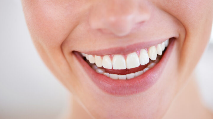 Da primeira escovação à melhor idade: diferentes fases da vida, diferentes cuidados indispensáveis