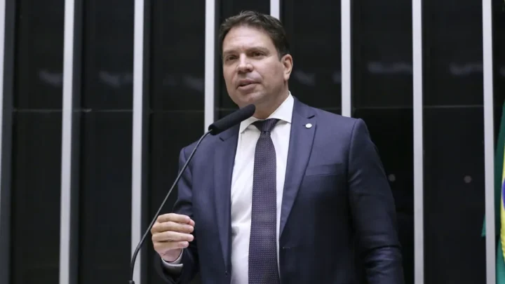 Ex-deputado Alexandre Ramagem é preso por autoridades de imigração nos Estados Unidos