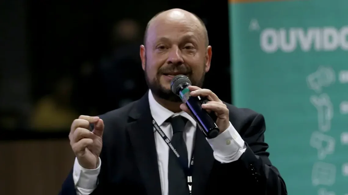 URGENTE: Lula demite Presidente do INSS e nomeia servidora de carreira para o cargo