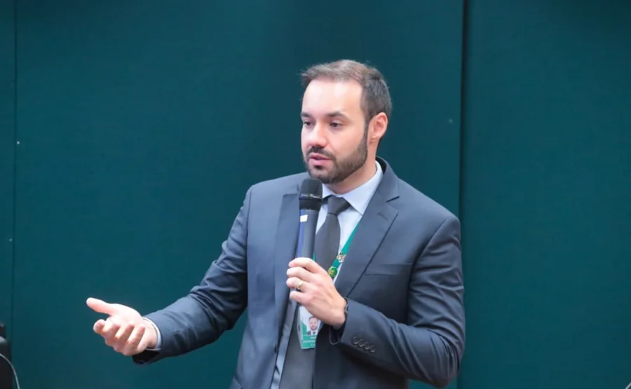 Servidores da cúpula da Câmara dos Deputados registram valores de horas-extras que excedem limites ordinários