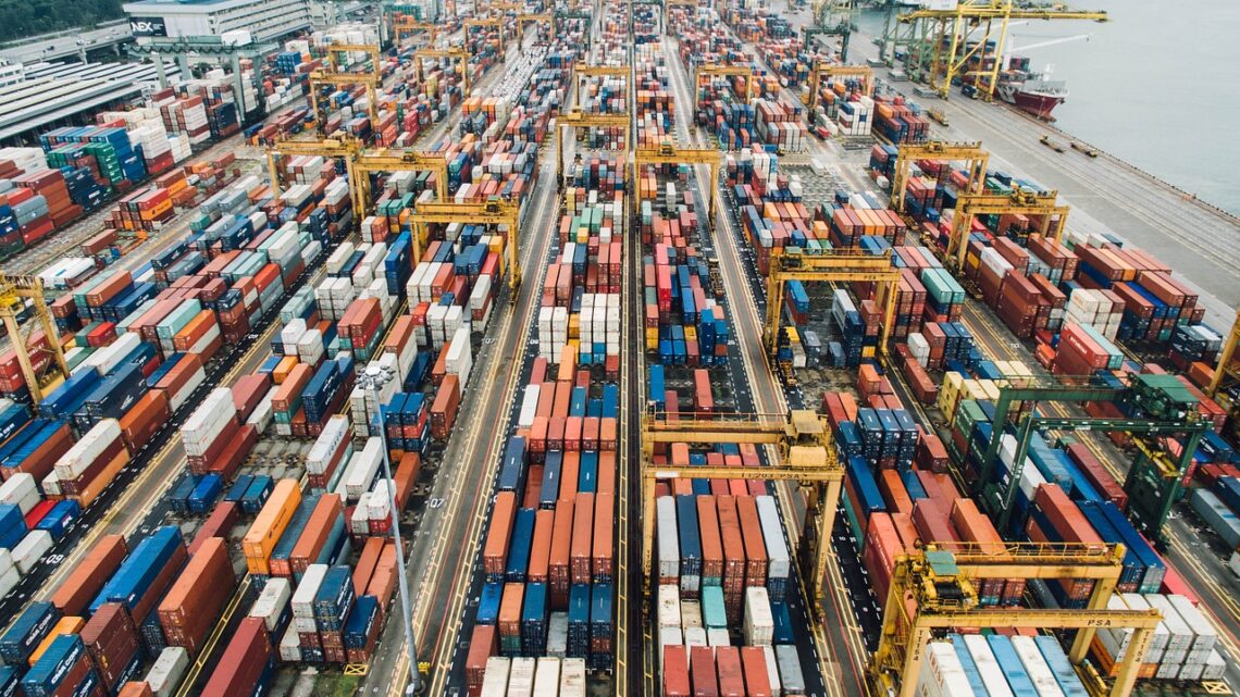 Rotas internacionais ajustam-se às mudanças no comércio global