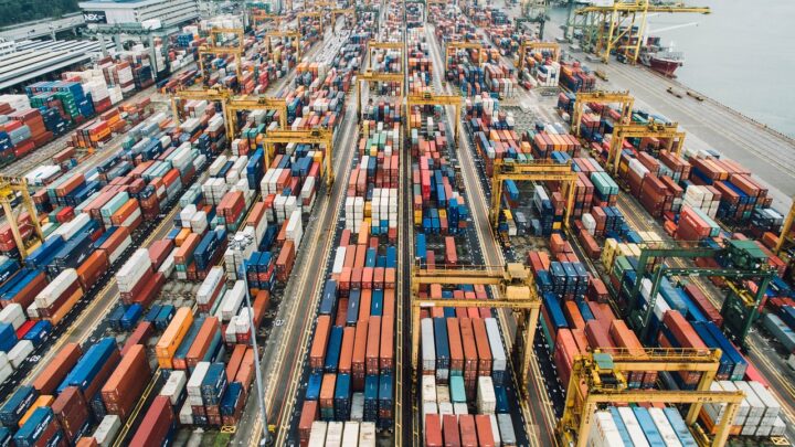 Rotas internacionais ajustam-se às mudanças no comércio global