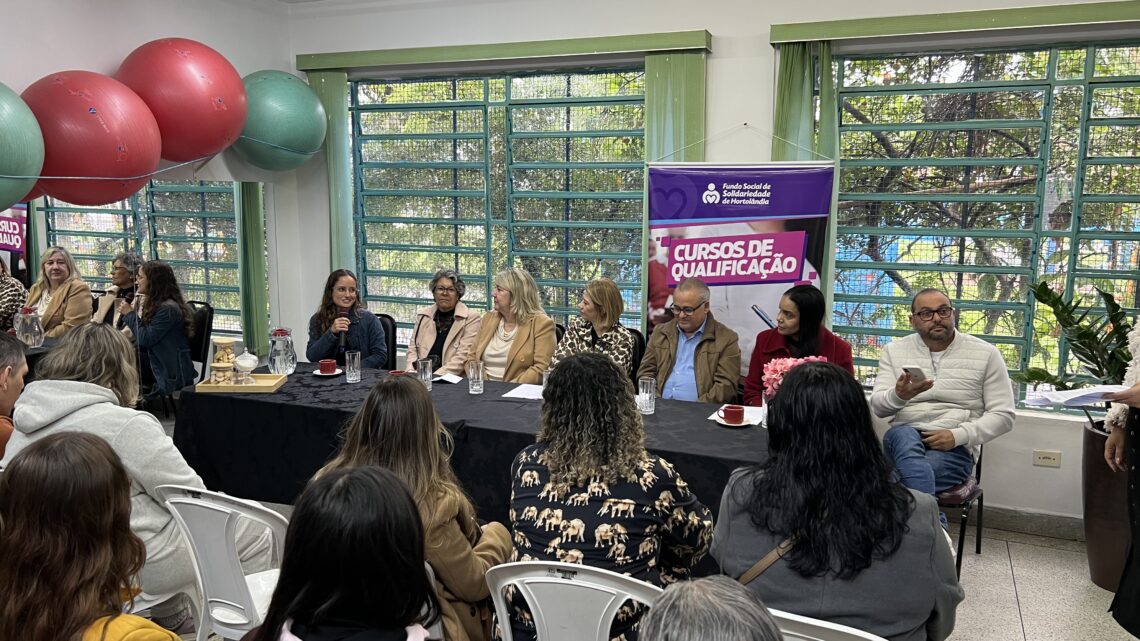 Viva Mais conclui 3 cursos de capacitação com entrega de certificados