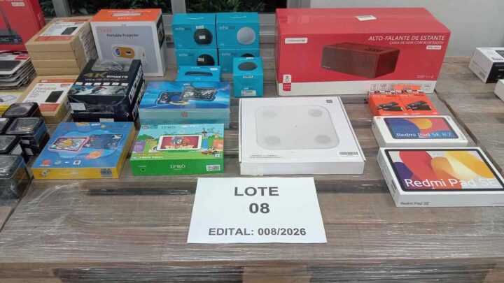 Receita Federal em São Paulo realiza leilão regional com produtos eletrônicos, peças para celulares, itens de vestuário e veículos