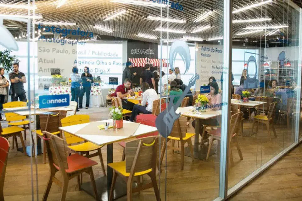 LinkedIn alcança 100 milhões de usuários(as) no Brasil e disponibiliza 100 cursos gratuitos no LinkedIn Learning