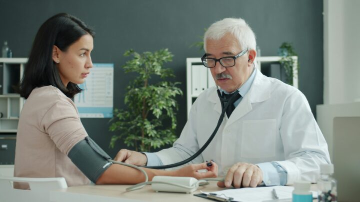Entenda o papel do clínico médico no cuidado integral