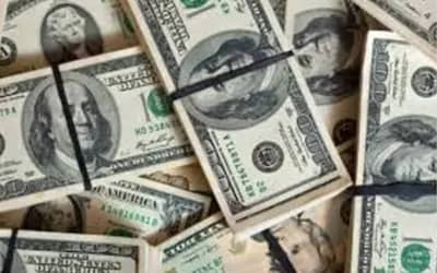 DÓLAR: moeda fecha estável com leve variação negativa