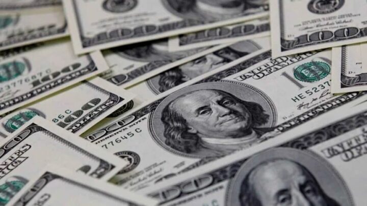 Dólar fecha o último pregão cotado a R$ 5,06