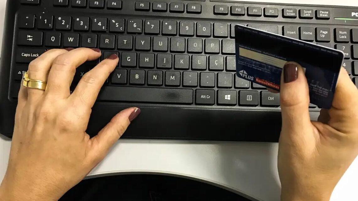 Pesquisa mostra uso frequente do cartão de crédito por pequenos negócios e reforça importância do crédito planejado