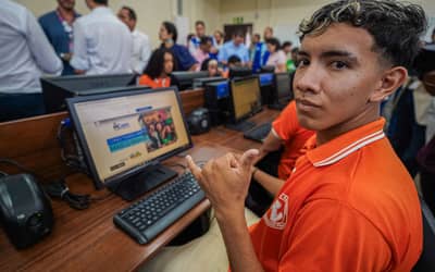 Programa Computadores para Inclusão doa mais de 180 máquinas para o Rio de Janeiro em 2025