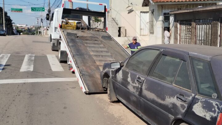 Começa a remoção de veículos e carcaças abandonadas em ruas e avenidas de Hortolândia