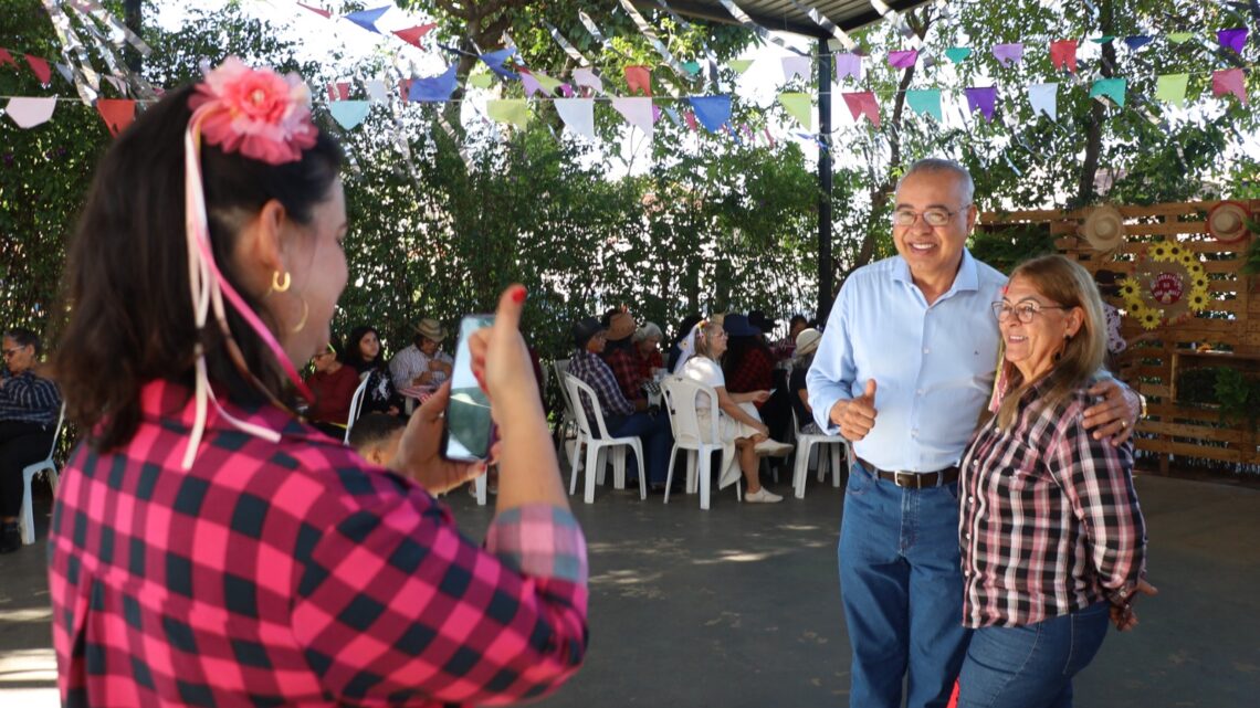 Arraiá do programa Viva Mais reúne 180 pessoas em festa animada