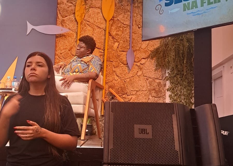 Flip ganha tradução em Libras e audiodescrição