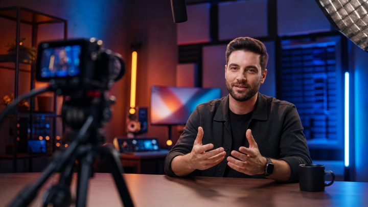 Do amador ao profissional: o que muda na sua audiência quando você grava em um estúdio com padrão de TV?