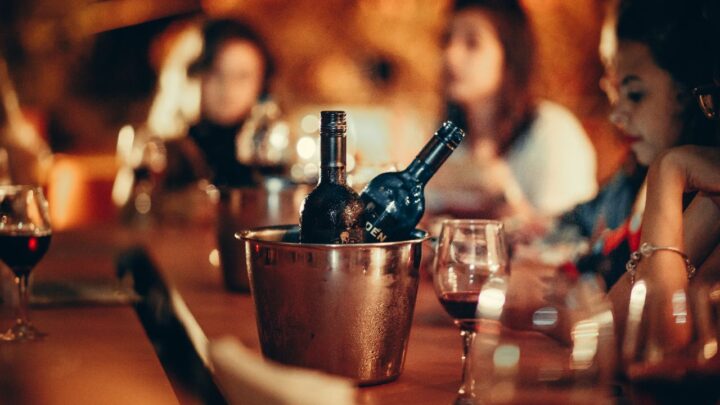 Inverno eleva demanda por vinhos e impulsiona vendas em bares