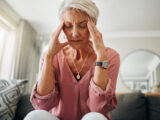 Menopausa vai além das ondas de calor, alerta ginecologista