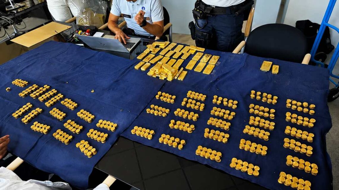 Pedreiros encontram tesouro em ouro cotado em R$ 54 milhões
