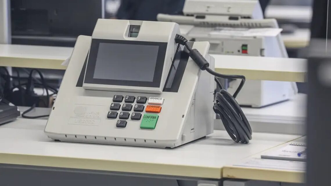 Eleições 2026: Justiça Eleitoral reformula plataforma para ajudar eleitor a identificar fake news
