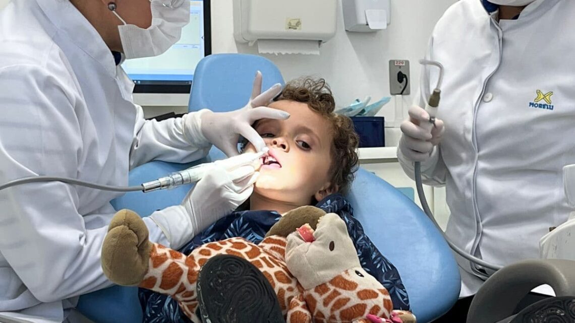 Volta às aulas põe a consulta odontológica infantil em pauta