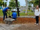 Jacira acompanha obras de implantação de espaço pet na Praça Melvin Jones