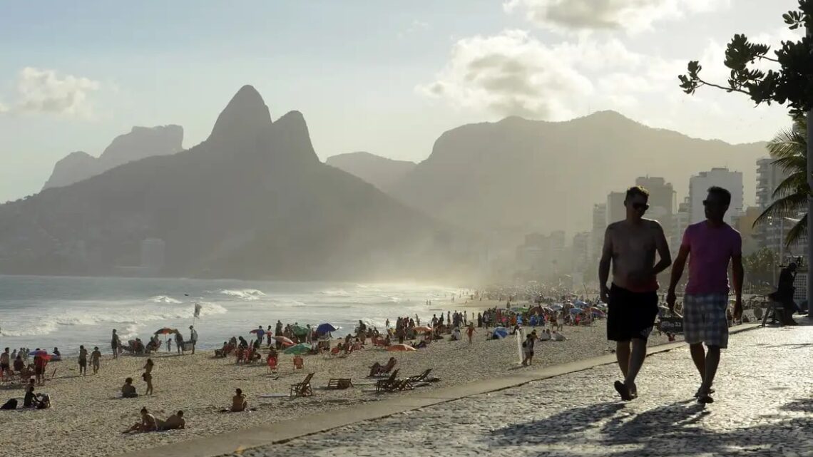 Pesquisa inédita do MTur vai mapear perfil de turistas em 50 municípios