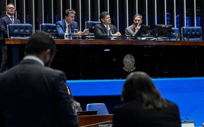 Senado adia votação da PEC que acaba com escala 6×1 para depois das eleições