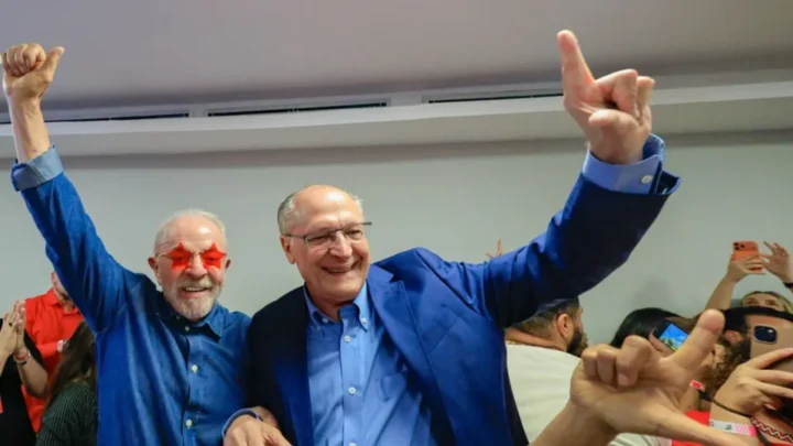 Democracias de todo mundo parabenizam Lula pela 4ª vitória eleitoral