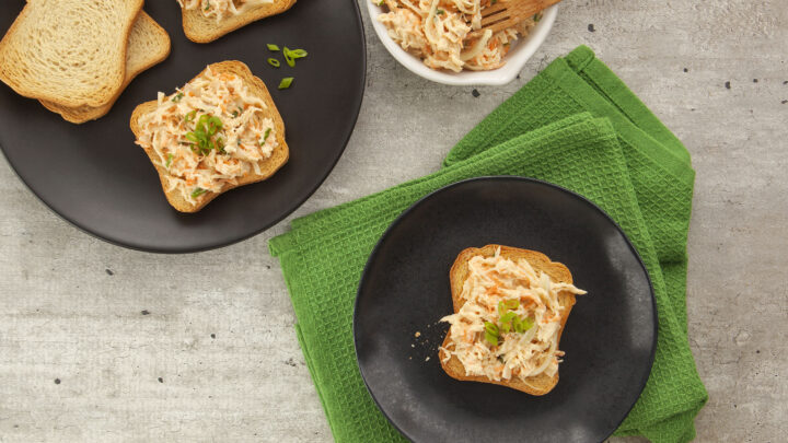 Torrada com Frango Picante: o lanche perfeito para o café da manhã ou a pausa do dia