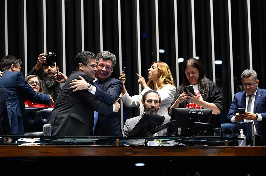 Senado aprova fim da escala 6×1   Fonte: Agência Senado