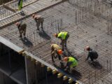 Fim da escala 6×1 impõe novo desafio à construção civil: entregar obras em menos horas sem comprometer prazos e custos
